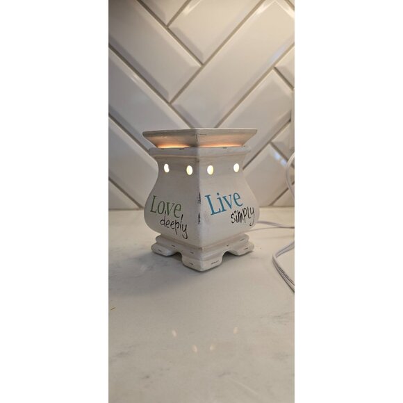 Scentsy Wax Warmer With "Live Simply" & "Laugh Often" - Picture 1 of 4